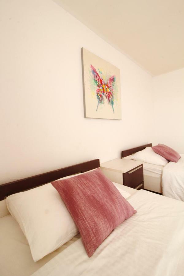 Apartment Lana & Ema Nin Bagian luar foto