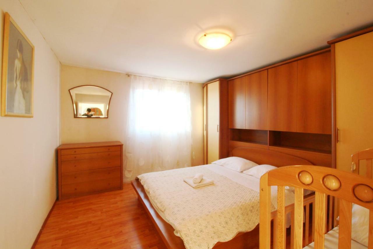 Apartment Lana & Ema Nin Bagian luar foto